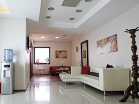 Klinik, Galeri ve Ekip